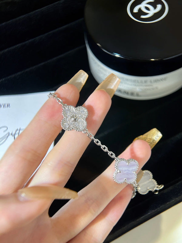 CLOVER 5 MOTIFS SILVER CHALCEDONY DIAMOND BRACELET