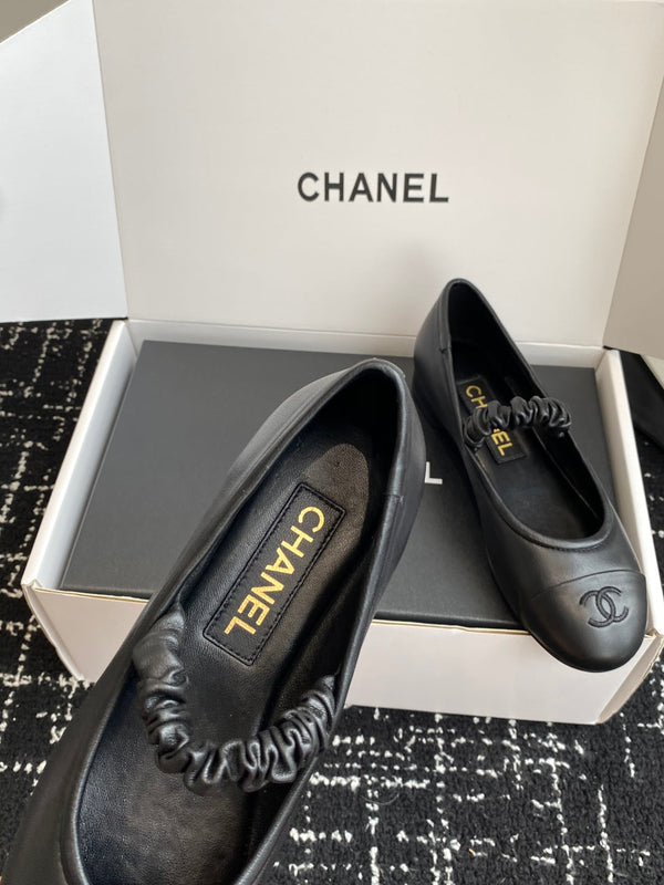 CC 25SS Embroidered Double C logo Mary Janes Black Sheepskin 473427