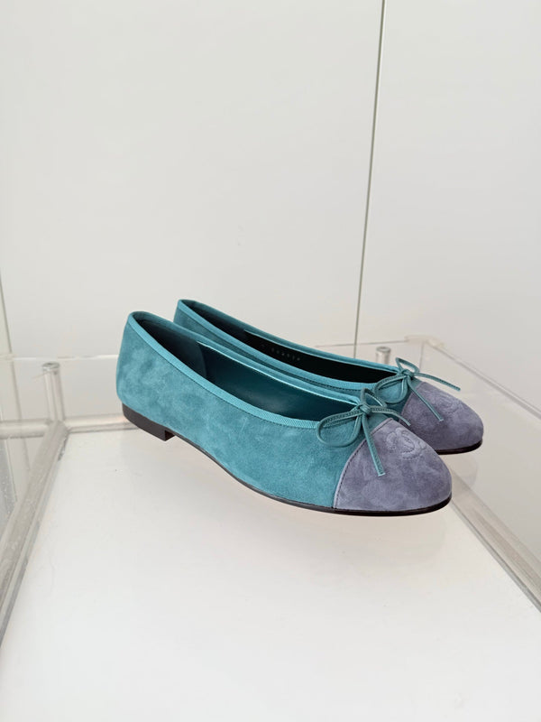 Chanel 25 Ballet Flat Green Mix Gray Suede 566822
