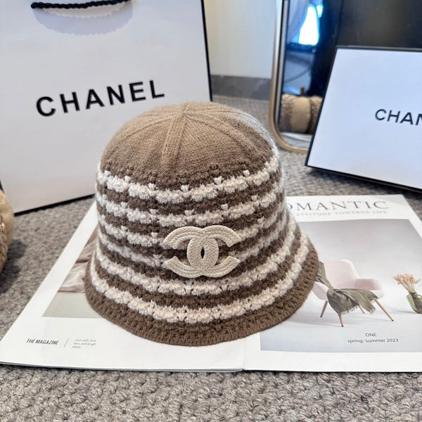 Chanel Simple New Fisherman's Brown White in Wool Knitting 960052