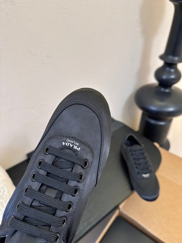 Prada Classic Retro Sneakers – Sport & Casual Style Black in Sheepskin Fabric 580381