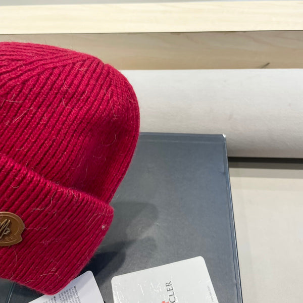 Moncler Classic Red Knit Hat in Cashmere 980193