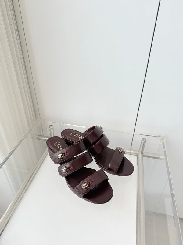 Chanel 26 Turnlock 40 Burgundy Sandal Mule in Lambskin 597397