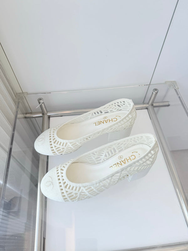 Chanel 26 Ladies 50 Ballet Flats White in Fabric 597342
