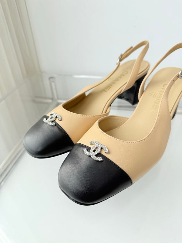 Chanel 26 High Heels Beige Black 50 in Lambskin 597332