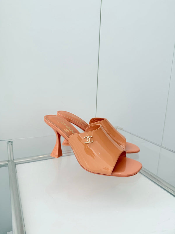 Chanel 26 Sandal 90 Orange in Patent Leather 597369