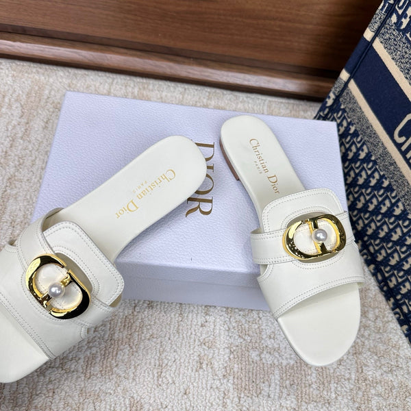 CD Montaigne Sandals White in Calfskin 598175