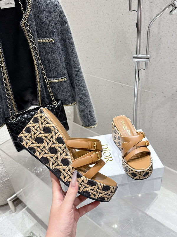 CD 25SS D-Attitude Wedge Sandals 90 Brown in Cowhide 598109
