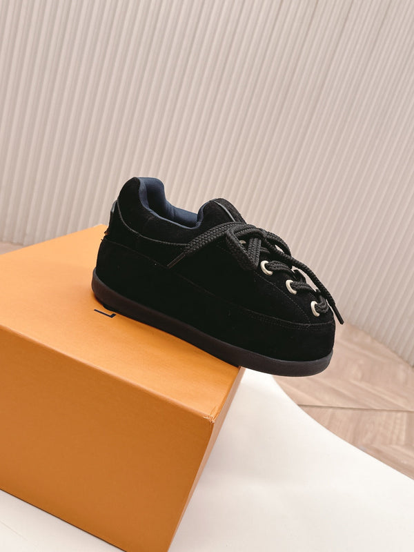 LV x Nigo Collaboration Lace-up Yeti Sneakers Black in Suede 600796