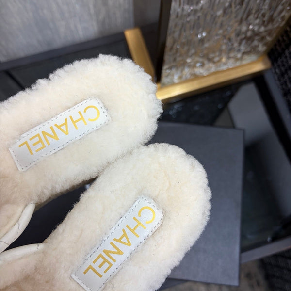 Chane 26 Platform Slippers White Beige in Patent Leather with Wool 602466