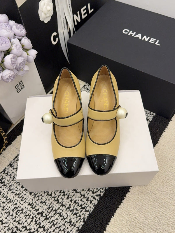CC Pearl Heel with Rhinstone Clasp Mary Janes Beige Cowhide 602354