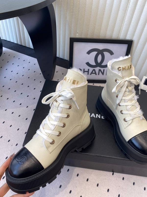 CC Platform Ankle Boots Cream in Leather With Fur Lining 611710