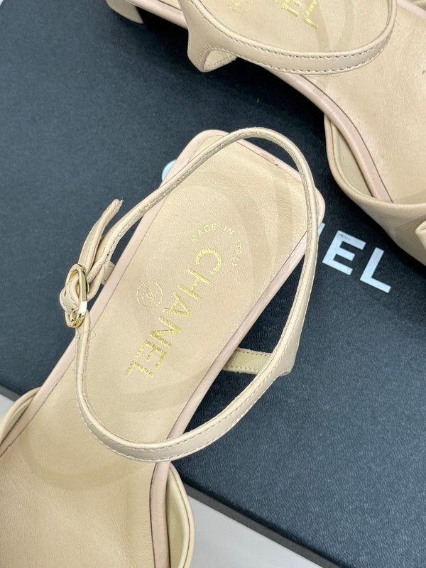 Chanel 26C Chain Bow Chunky Heel Sandals Beige in Cowhide 615991