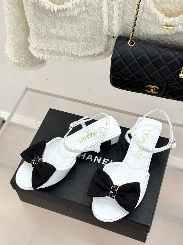 Chanel 26C Chain Bow Chunky Heel Sandals White Black in Cowhide 615990