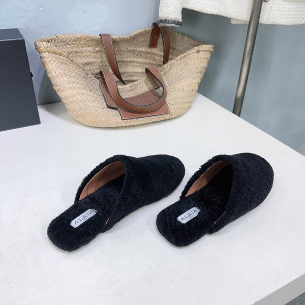 ALAIA 25 Fur Mule Slipper Black in Lambswool 629514