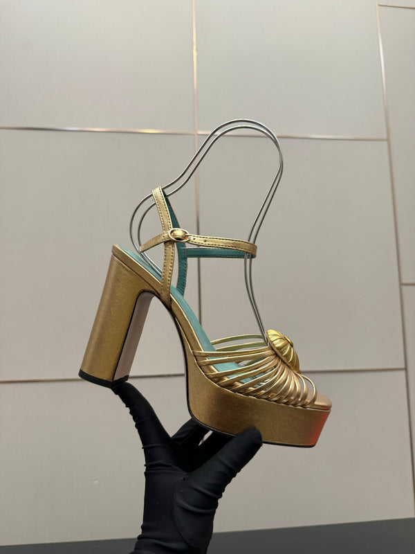 VALENTINO Classic Sandals Gold in Sheepskin 629540
