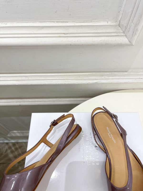 MM6 Tabi 26 Split-Toe Flat Sandals Purple in Cowhide 631899