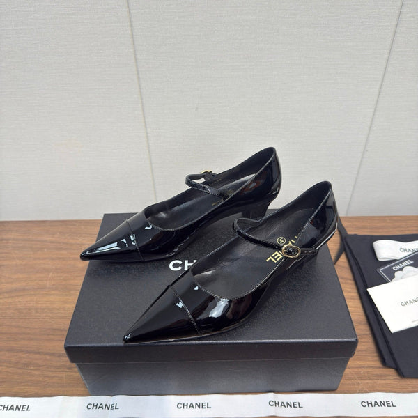 Chanel 26 Pointed-Toe Low Heel 25 Mary Janes Black in Patent Leather 632186