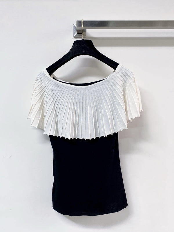 Chanel Two-Tone Vest Black White in Polyester 125433