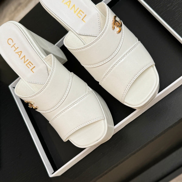Chanel 2026 Runway Platform High-Heeled 12.5cm Sandals White in Cowhide 673056