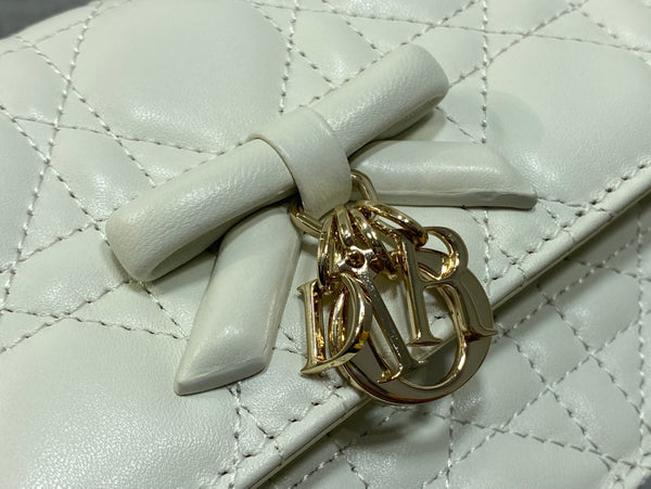 Dior 26 Bow Pearl Chain Clutch White Lambskin GHW