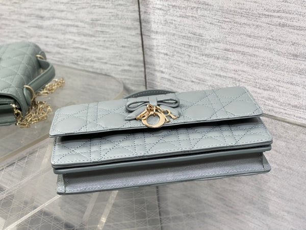 Dior 26 Bow Pearl Chain Clutch Cement Gray Lambskin GHW