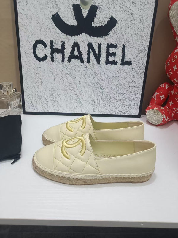 Chanel Espadrilles Light Cream in Cowhide 684837