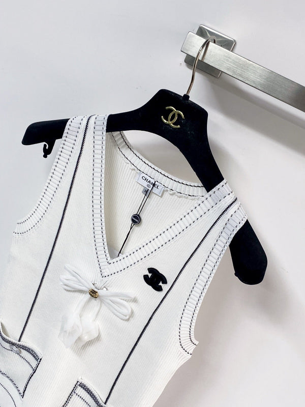Chanel Vest White in Polyester 204099