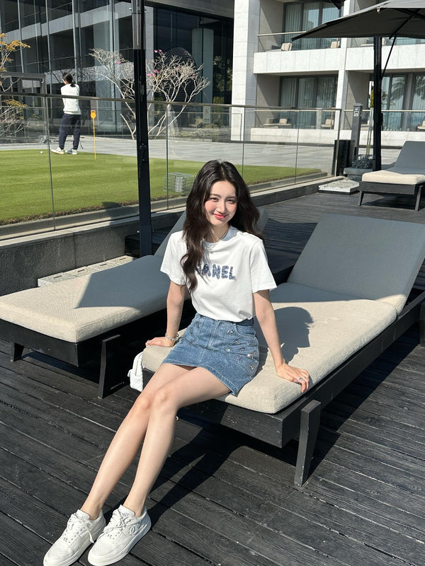 Chanel 26 Appliqué Embroidered White T-shirt in Cotton 251605