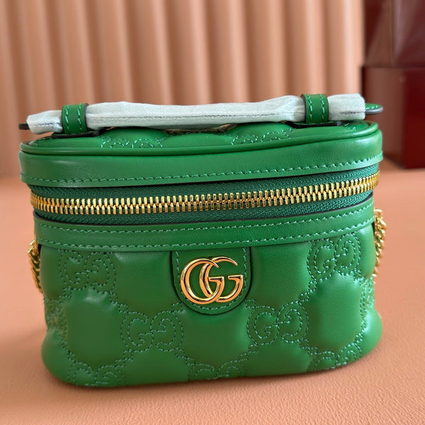 Gucci GG Matelassé Mini Bag 16 Green in Quilted Leather 284909