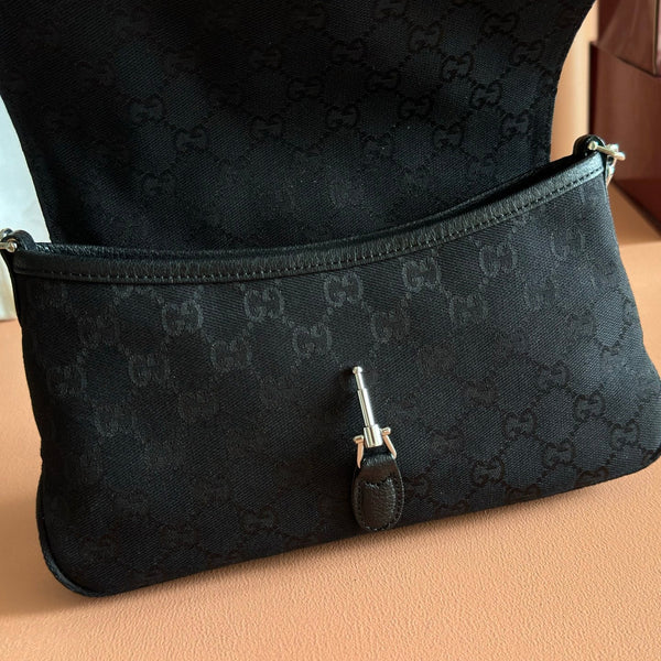 Gucci Aperitivo Medium 26 Shoulder Bag Black in GG Canvas 284943
