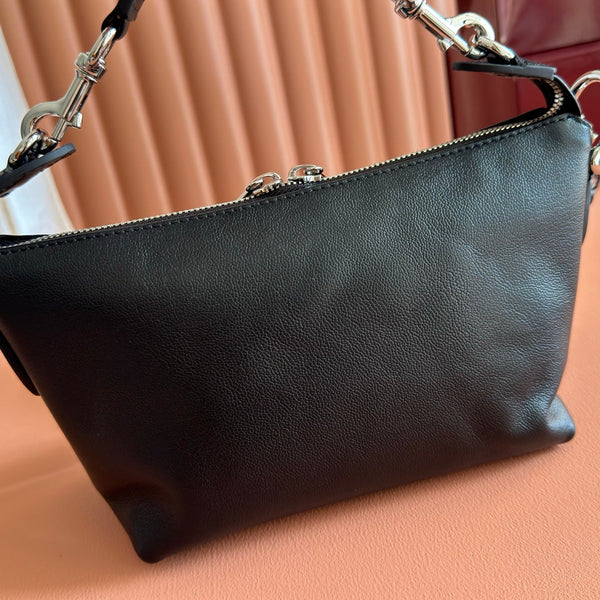 Gucci 26 Coach Shay Crossbody Bag 25.5 Black in Cowhide 284955