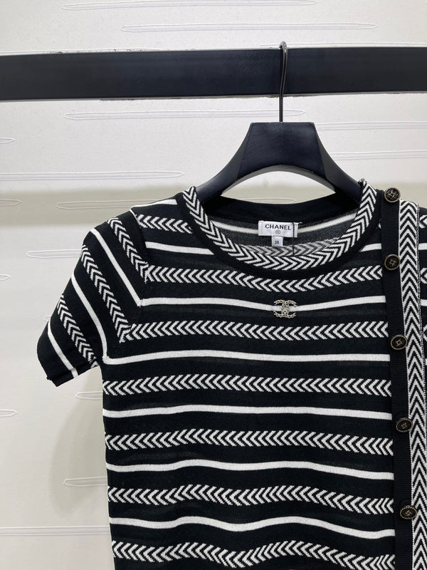 Chanel 26 Short-sleeved Top Black in Nitrile Cotton 373098