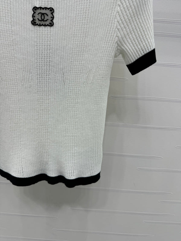 Chanel Short-Sleeve T-Shirt White in Wool 373087