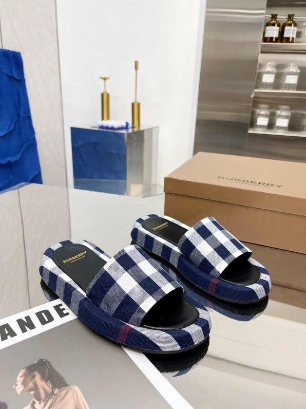 Burberry 26 Check Slippers Navy Blue Black in Cotton Linen 729729