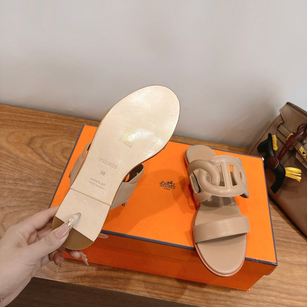 HM Sandal Beige in Calfskin 743977