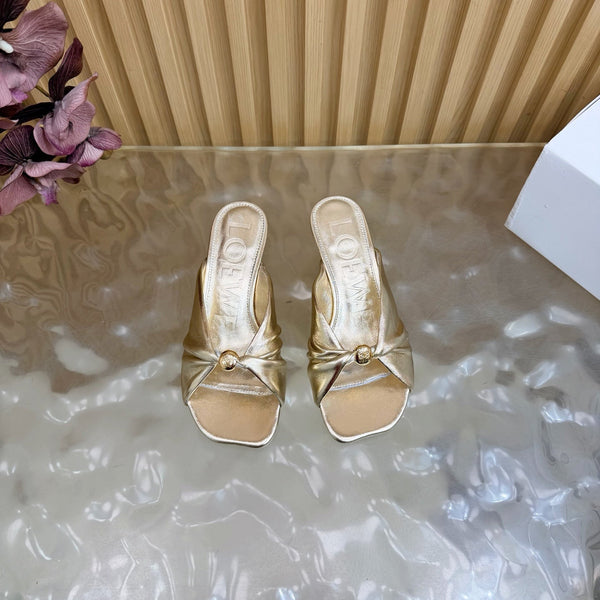 Loew Pebble Soft Sandal 55 Gold in Sheepskin 749421