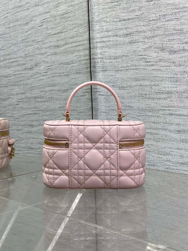 CD Bow-embellished Cosmetic Bag 17.5 Pink in Lambskin 286422