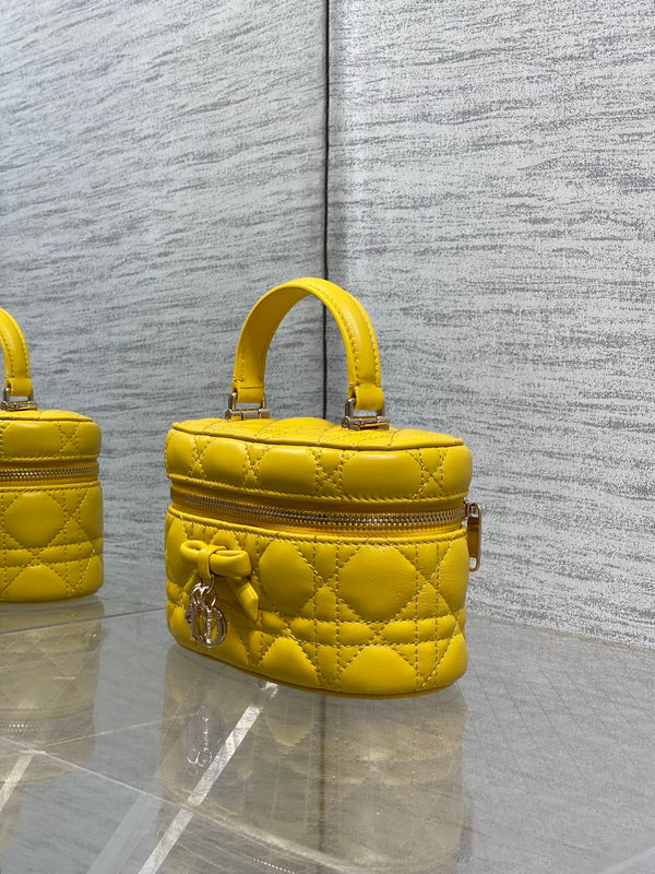 CD Bow-embellished Cosmetic Bag 17.5 Yellow in Lambskin 286426