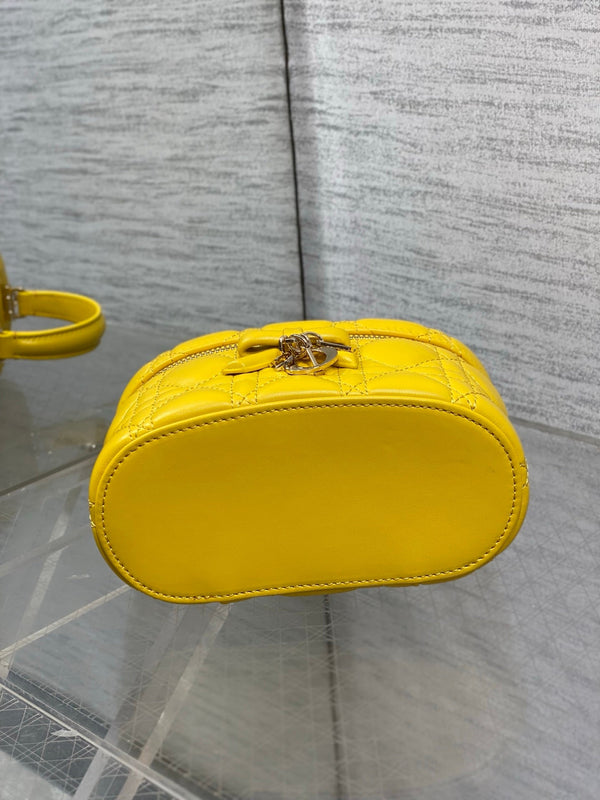 CD Bow-embellished Cosmetic Bag 17.5 Yellow in Lambskin 286426