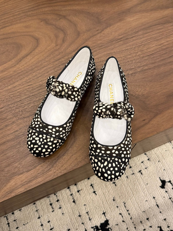 CC 26 Polka Dot Mary Janes Black White in Horsehair 756091