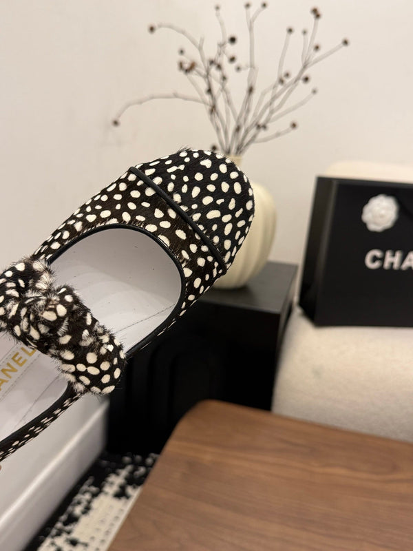 CC 26 Polka Dot Mary Janes Black White in Horsehair 756091