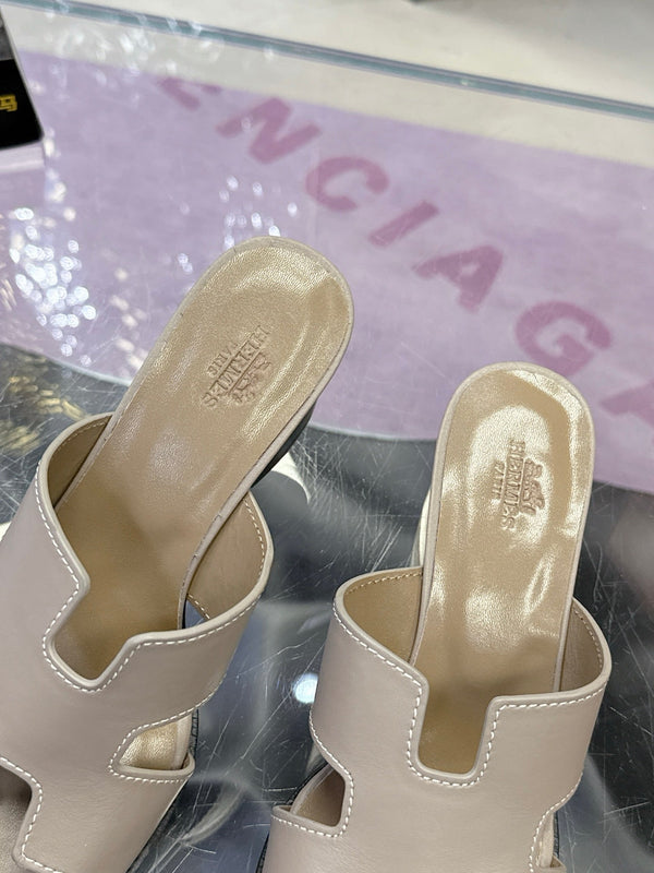 HM Sandal 90mm Light Gray in Cowhide 757945