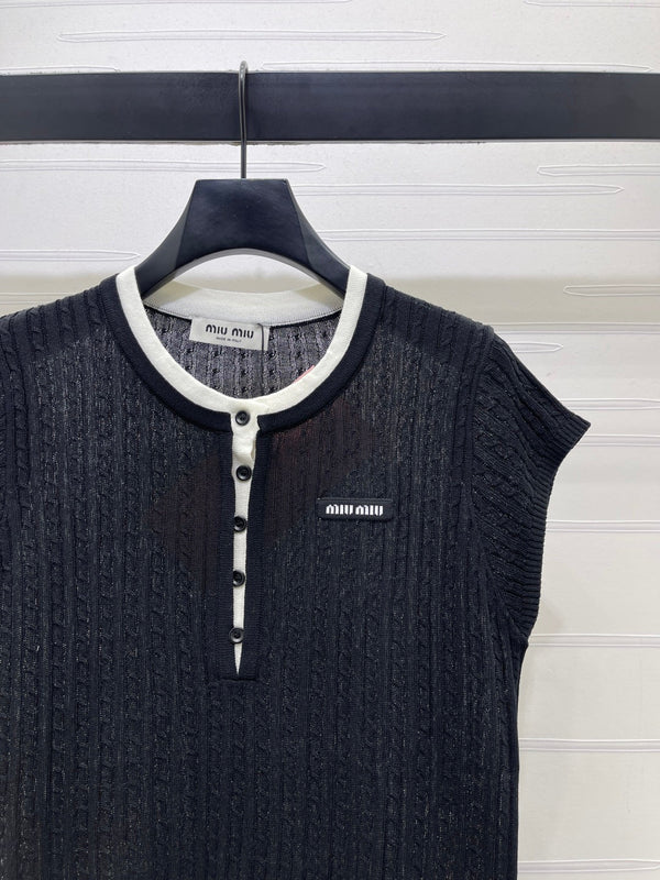 Miu 26 Crew Neck Knit Short-Sleeve T-Shirt Black in Wool 382061