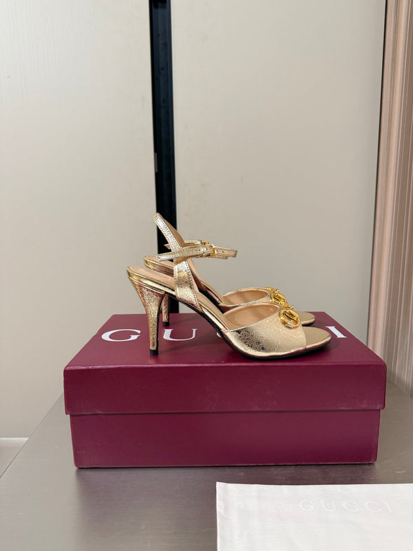 GG Buckle Stiletto Round Toe Heel Height 85mm Gold in Calfskin 784468