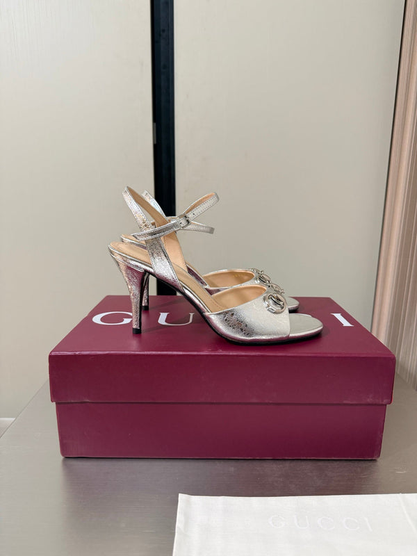 GG Buckle Stiletto Round Toe Heel Height 85mm Silver in Calfskin 784466