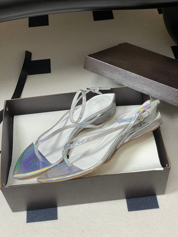 Alaia Thong Sandals Silver 3cm Patent Leather 835286