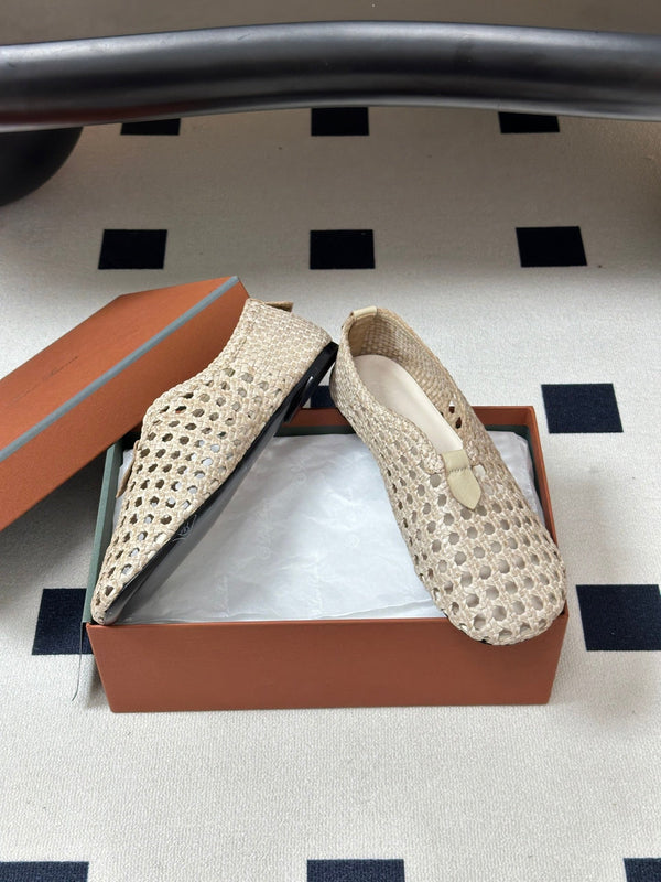 LP 26s Floaty Flats Cream Handwoven Cowhide Leather 235276