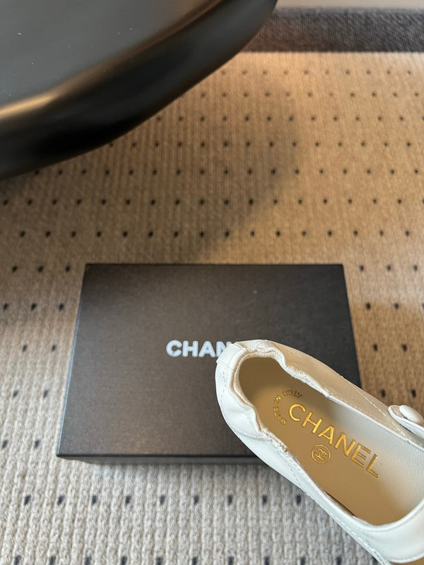 CC 26s Coco Beach Mary Jane Flats White Cowhide