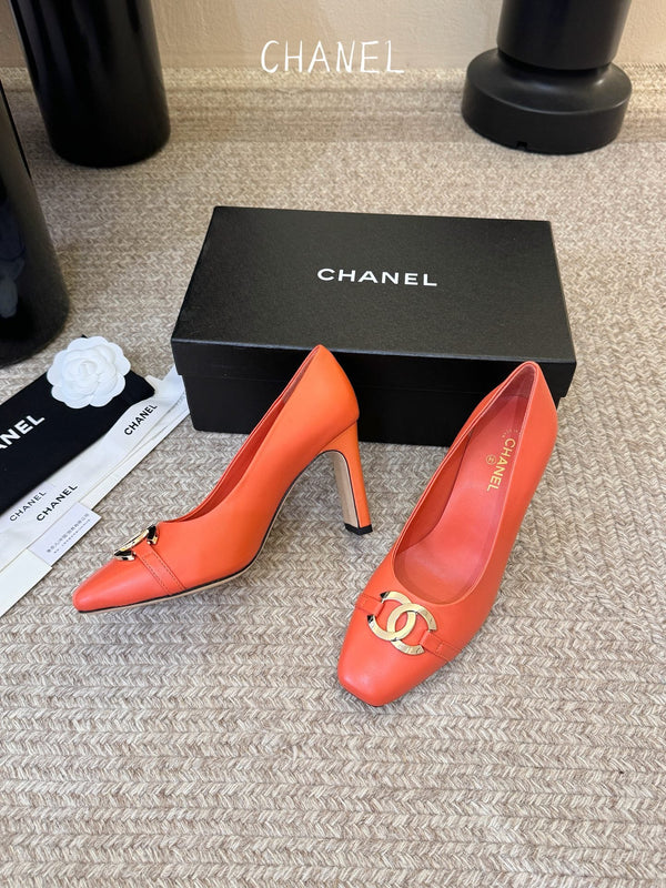 CC 26ss Logo Square-Toe Pumps Light Orange Lambskin 835686